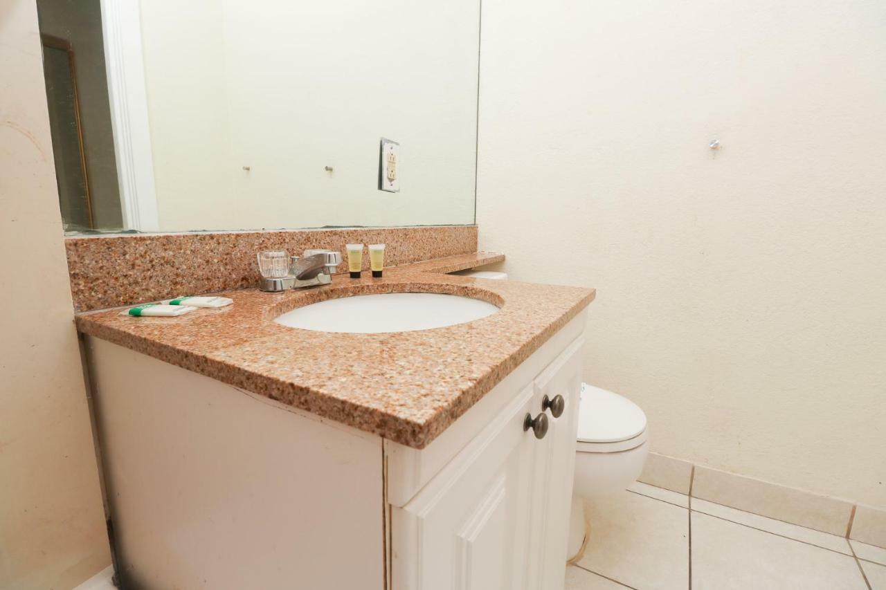 דניה ביץ' 670 Partial Ocean View Hollywood Beach מראה חיצוני תמונה